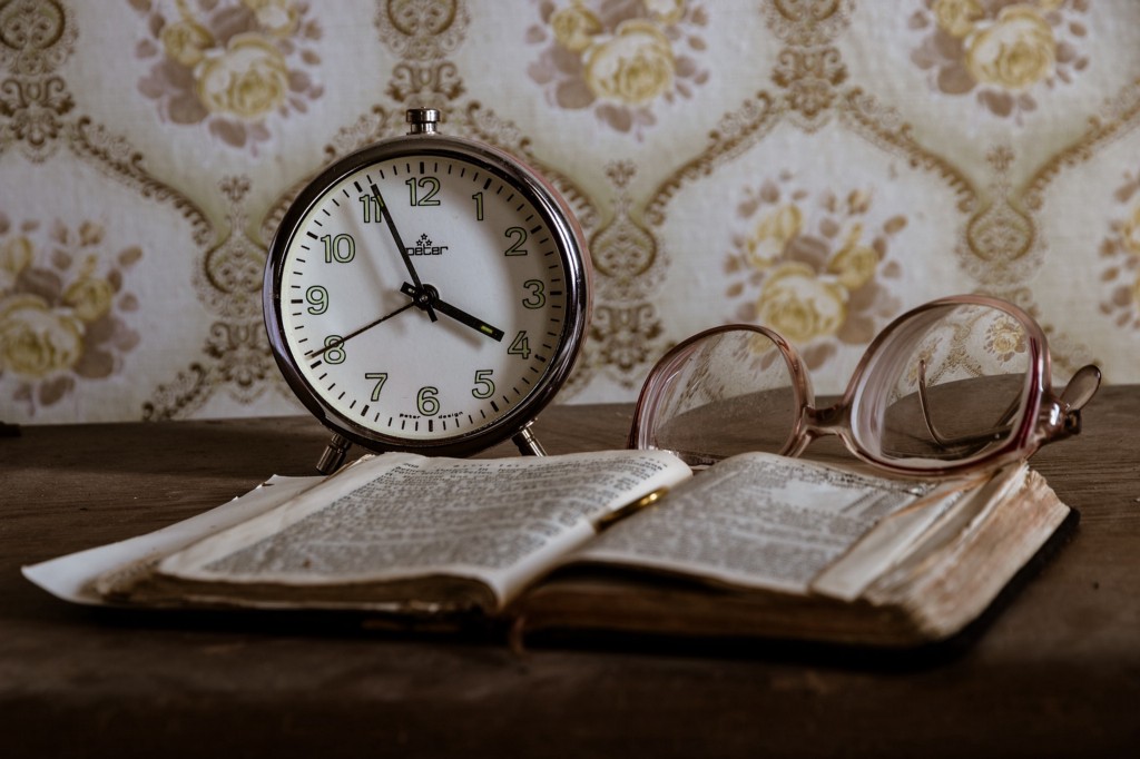 Reading a Book Takes Time—Deal With It - Electric Literature
