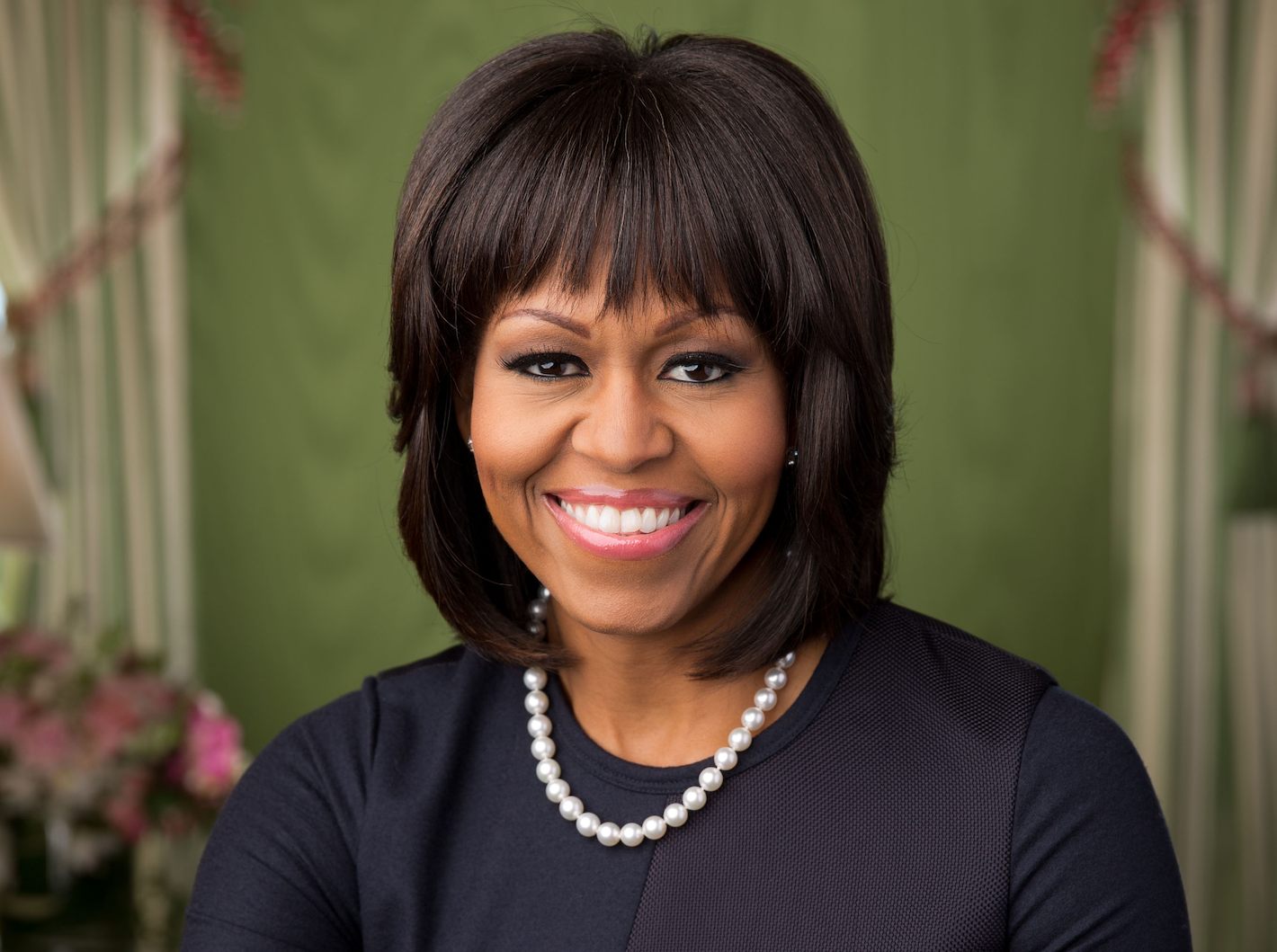 CELEBRITY BOOK REVIEW: Michelle Obama Reviews The Goldfinch by