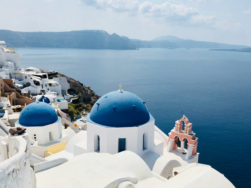 7 Thrilling Novels Set on Greek Islands